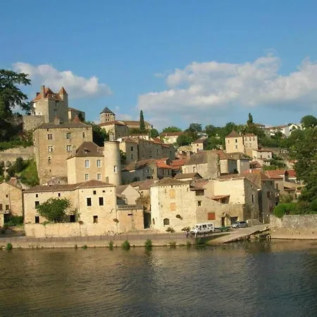 House Near Cahors With Private Natural Retreat, Cleaning Included Hébergement de vacances Saint-Daunes